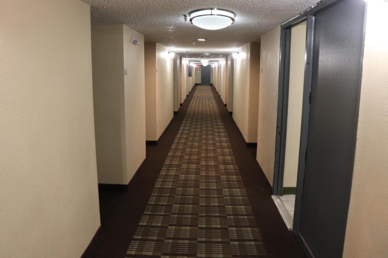 Rodeway Inn סנדסטון מראה חיצוני תמונה
