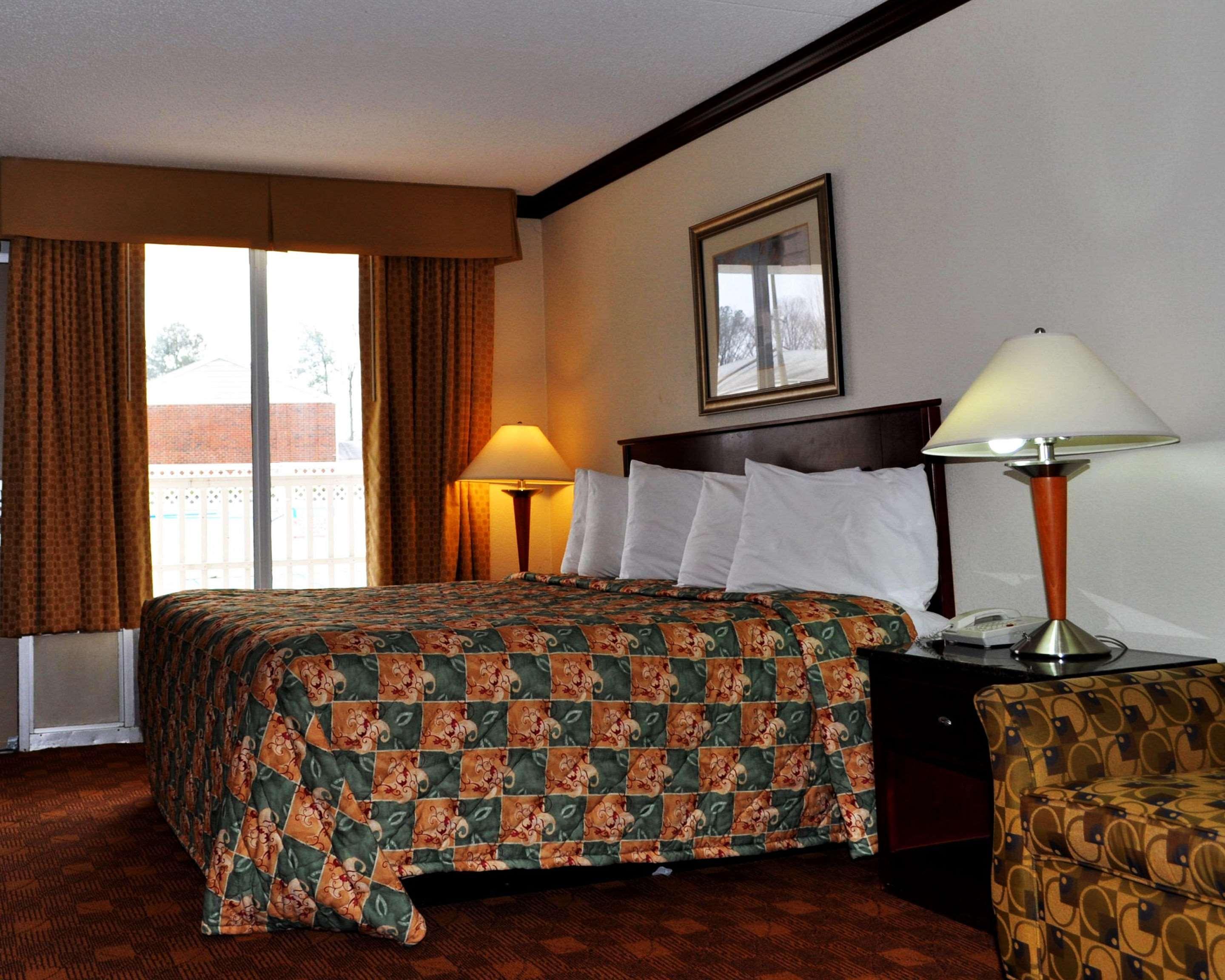 Rodeway Inn סנדסטון מראה חיצוני תמונה