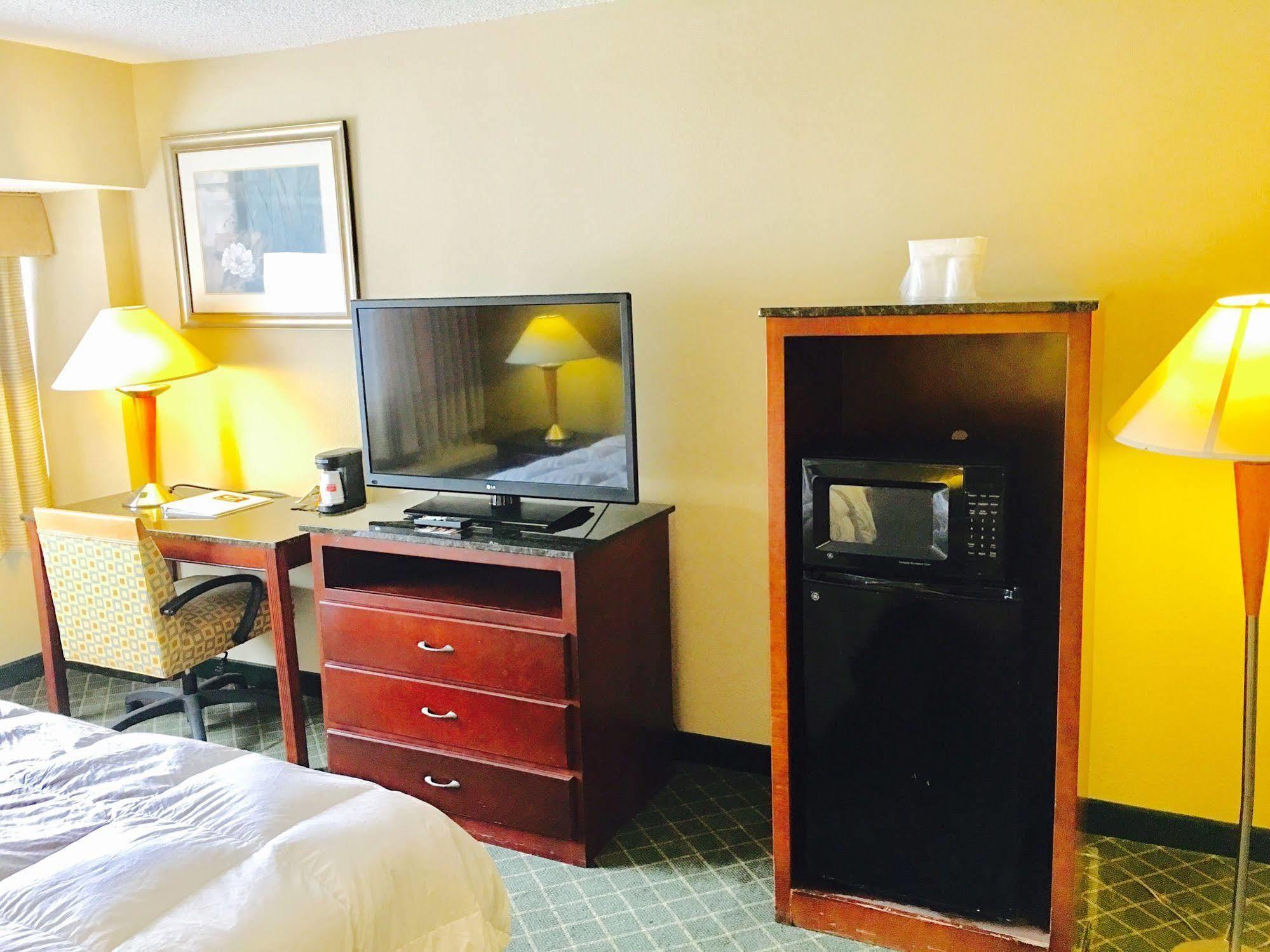 Rodeway Inn סנדסטון מראה חיצוני תמונה